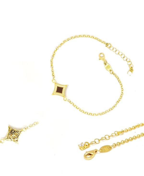 Corinthia Diamond-shaped Bracelet