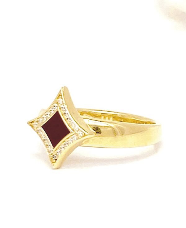 Corinthia Diamond-shaped Ring